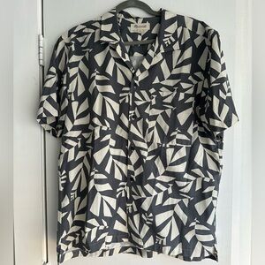 Madewell Dark Grey and White Leaf Print Shirt